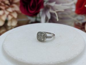 Ladies 9CT White Gold Diamond Cluster Ring (5.0gms)*REDUCED* - BP347552