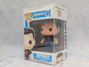 Pop DC Universe Superboy Vinyl #31 - BP414298