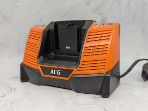 AEG 18V Battery Charger - BP401898