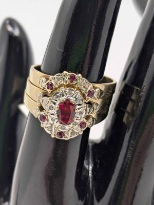 Ladies 9ct Gold Three Ring Set - BL408859