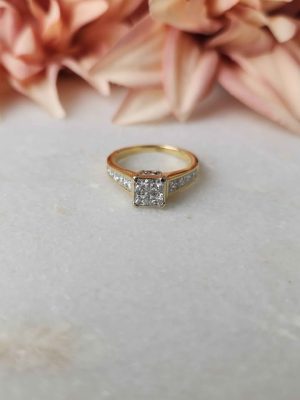 18CT YELLOW GOLD DIAMOND RING **VALUATED** #GN421103