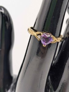 Ladies 9ct Gold Purple Heart Shaped Stone Ring - BL361091