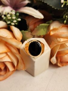 9CT Yellow Gold Men's Onyx Ring Size "R" - IP384504
