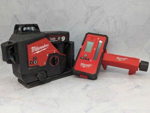 Milwaukee 12V 3 Plane Laser Level w/ 6Ah Battery (M12 3PLA) - BP420697