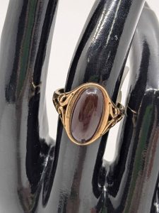 Ladies 9ct Gold Dark Red Stone Ring - BL358965