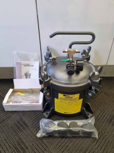 STAR TOOL 10L PRESSURE POT AIR SPRAY GUN TW420765