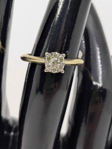Ladies 9ct Gold Illusion Solitaire Diamond Ring - BL417503