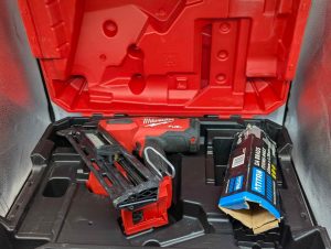 Milwaukee 18V 15 gauge Angled Finishing Nailer Skin-Only -BP423216
