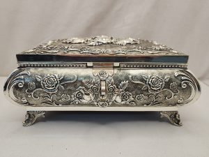 Jewellery Box Made of Pewter w/ 2 Layers, Mirror, Lock & Key - IP420040