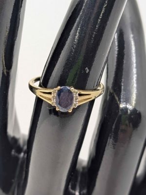 Ladies 9ct Gold Oval Blue Gemstone Ring - BL409485