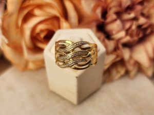 Ladies 9CT Yellow Gold Chunky Ring with Diamonds 4.1 Grams - IP421241
