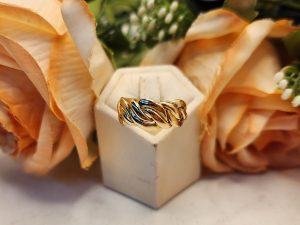 Ladies 9CT Yellow Gold Statement Ring - IP421237