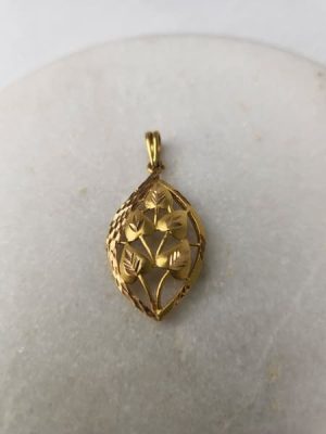 21CT YELLOW GOLD LEAF PENDANT #GN424063