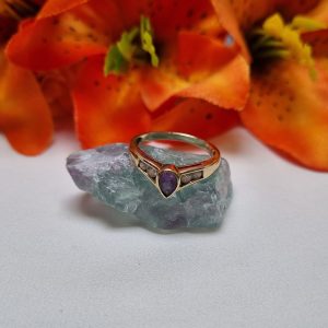9ct Yellow Gold Purple Stone Tear Drop Ring TW398565