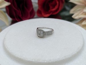 Valuated Ladies 10CT White Gold Diamond Cluster/Halo Ring (4.7gms) - BP370849