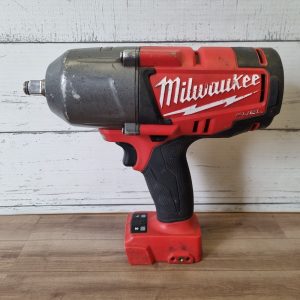 Milwaukee 18V Impact Wrench TW422067