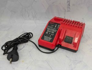 Milwaukee 12/18V Battery Charger - BP425992
