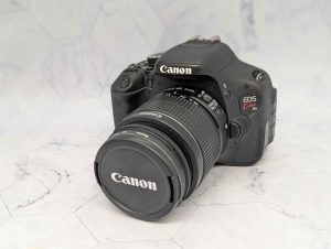Canon EOS Kiss X5 DSLR Camera w/ 18-55mm Lens - BP423282