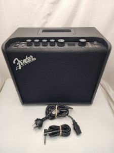 Fender Mustang LT25 Guitar Amplifier with Power Cord - IP423840