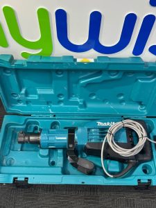 Makita electric jack hammer in carry case #GN429156