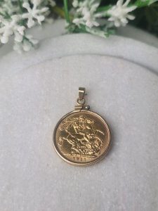 22ct Sovereign Pendant- GN422656-1