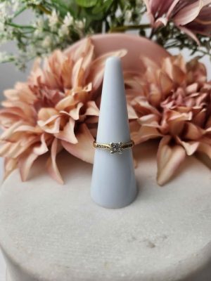 Ladies 9ct Yellow Gold diamond ring #GN412877