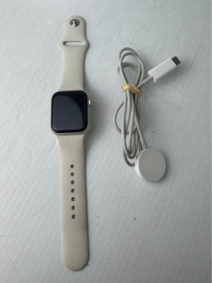 Apple Watch (3rd Gen) With charger #GN424658