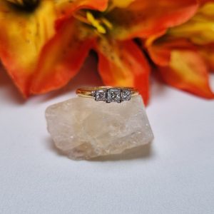 18ct Yellow Gold Three Stone Ring TW391823