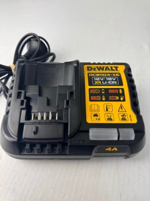 Dewalt 4-amp multi voltage compact charger #GN429040-3