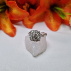9ct White Gold Halo Cluster Ring TW425999