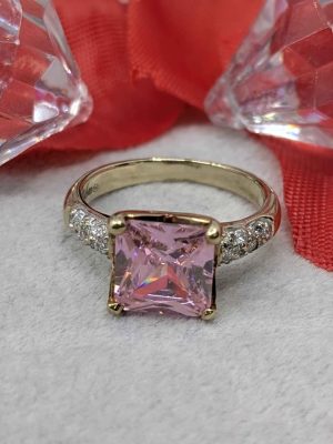 Ladies 9ct Yellow Gold Princess Cut Pink Stone Ring - BL384394