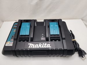 Makita 18V Dual Port Battery Charger (DC18RD) - IP421779