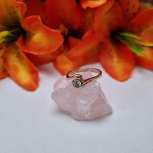 9ct Yellow Gold Cubic Zirconia Bypass Solitaire Ring TW417867