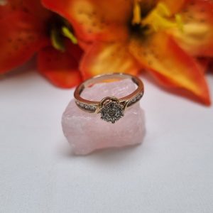 9ct Yellow Gold Cluster Ring TW417861
