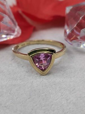 Ladies 10ct Gold Trillion Cut Pink Stone Ring - BL391311