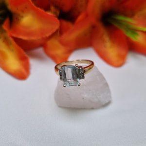 9ct Yellow Gold Light Blue Stone Solitaire Ring TW423879