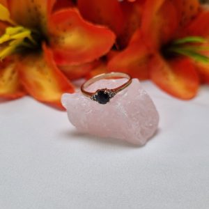 9ct Yellow Gold Solitaire Onyx-Coloured Solitaire Ring TW398228