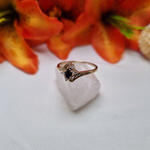 9ct Yellow Gold Onyx-Coloured Solitaire Ring TW416551