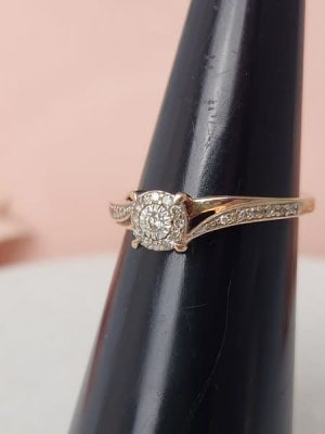 9ct Rose Gold and Diamon Ring GN431531