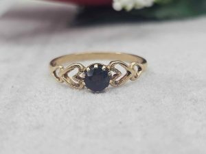 Ladies 9ct Yellow Gold Red Stone Ring - BL412751