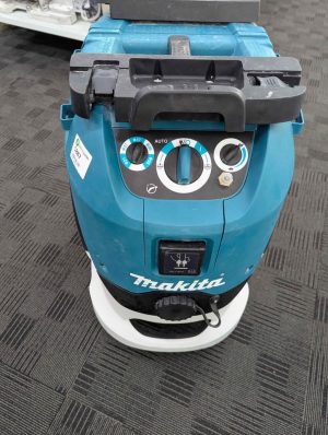Makita 42L Wet/Dry Dust Extraction Vacuum (VC4210M) - BP426930