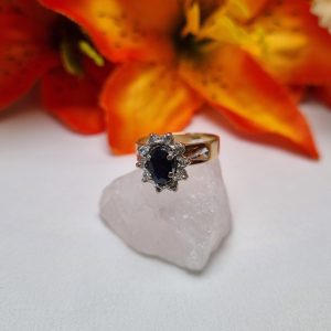 18ct Yellow Gold Blue Stone Halo Ring TW377617