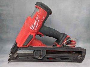 Milwaukee 18V FUEL 15-Gauge 34° Angled Finishing Nailer Skin-Only (M18FN15GA) - BP433705