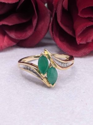 Ladies 9ct Gold Green Marquise Stone Ring - BL421741