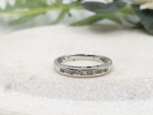 9ct White Gold and Diamond 'I Love You' Ring GN422673