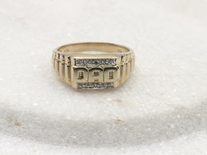 9ct Yellow Gold DAD ring GN433860