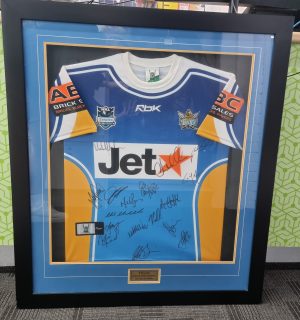 2010 Signed Titans Jersey IP435695