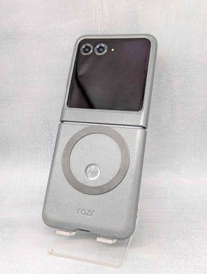 Motorola Razr 50 256GB Folding Phone - BP433671
