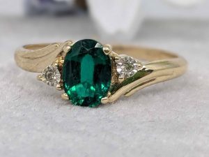 Ladies 9ct Yellow Gold Green Stone Illusion Diamond Ring (1.7gms) - BL428673