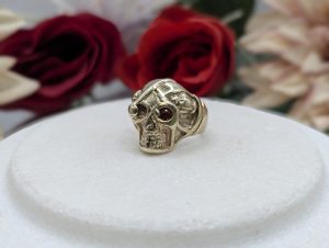 Men's 9CT Yellow Gold Skull With Eyepatch & Red Stone Eye Ring (20gms) - BP413514